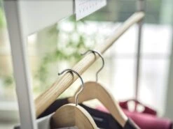 Yamazaki Kinder-Garderobenständer Tower 68,5x135x29 Cm In Weiß 16 Yamazaki Kinder-Garderobenständer Tower 68,5x135x29 Cm In Weiß -Yamazaki Mobel Geschaft yamazaki kinder garderobenstander tower 68 5x135x29 cm in weiss 6