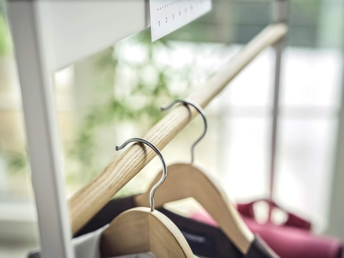 Yamazaki Kinder-Garderobenständer Tower 68,5x135x29 Cm In Weiß 7 Yamazaki Kinder-Garderobenständer Tower 68,5x135x29 Cm In Weiß – Bild 7